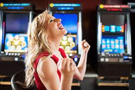 bwin75 ট্রেজার স্লট গেমসের মূল স্ক্রিন ও গুপ্তধন থিম